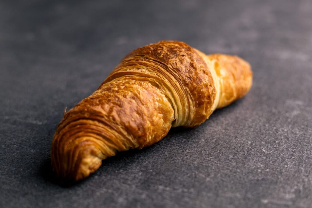 Buttercroissant der Bäckerei Behrens aus Hefeplunderteig