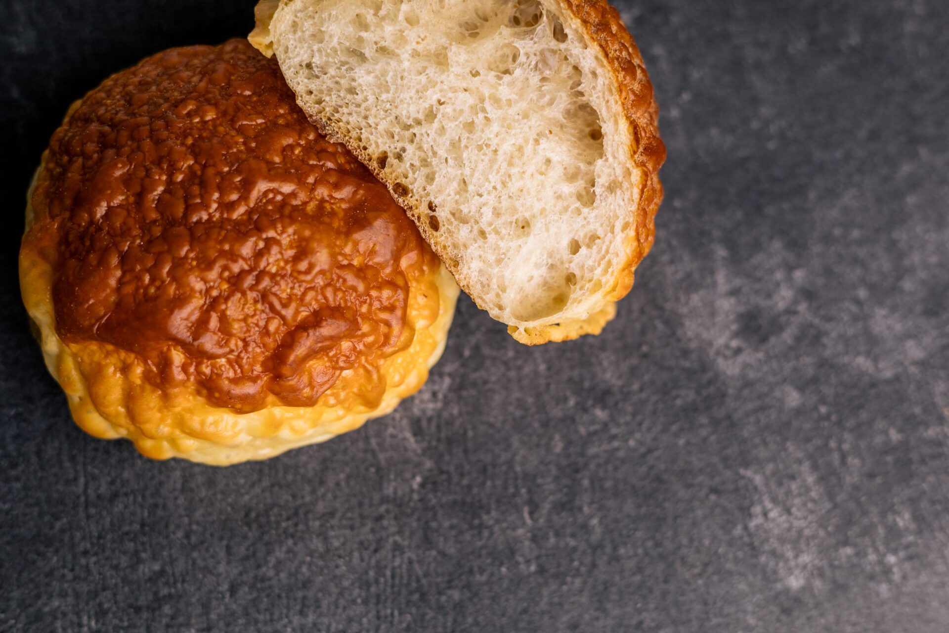 Käsebrötchen der Bäckerei Behrens