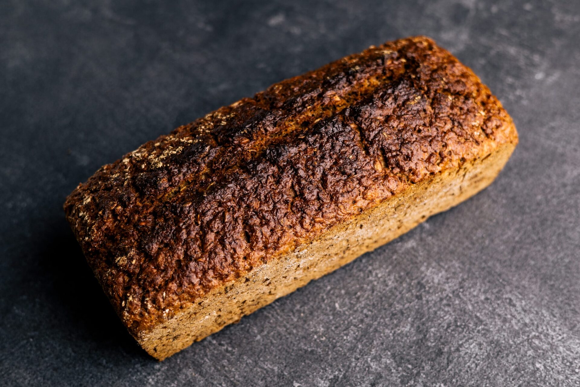 Verschiedene Körnerbrote der Bäckerei Behrens
